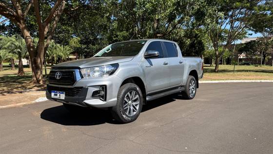 TOYOTA HILUX 2.8 SRV 4X4 CD 16V DIESEL 4P AUTOMÁTICO